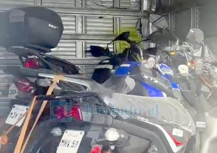 Carabineros de Llay Llay logró recuperar 10 motocicletas robadas en Tiltil.