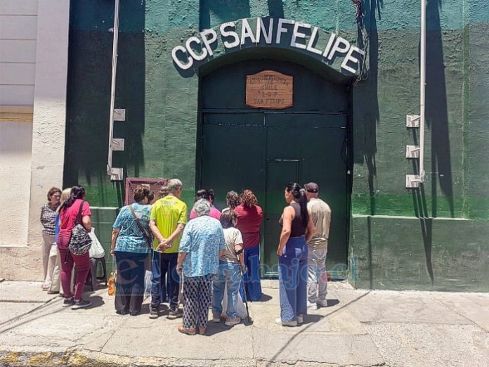 Familiares de internos del CCP de San Felipe piden transparencia, un estudio técnico real y la presencia del director nacional de Gendarmería en la comuna.
