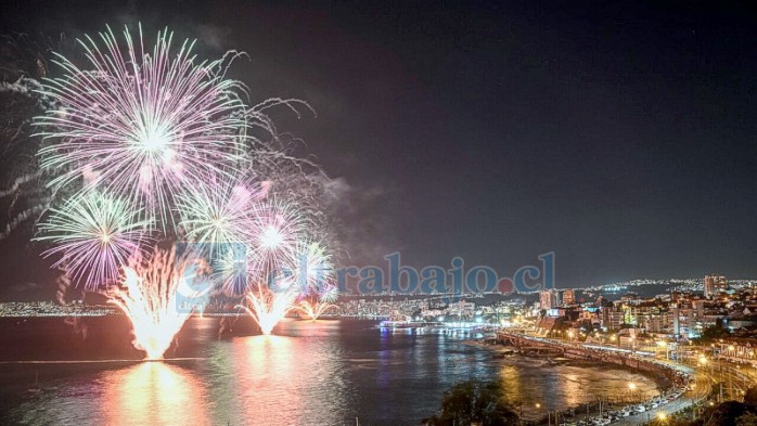 La comunidad puede denunciar la venta o uso de fuegos artificiales ilegales llamando al nivel 133 de Carabineros de Chile o al Fono Denuncia Seguro *4242 (Imagen referencial: 24 horas).