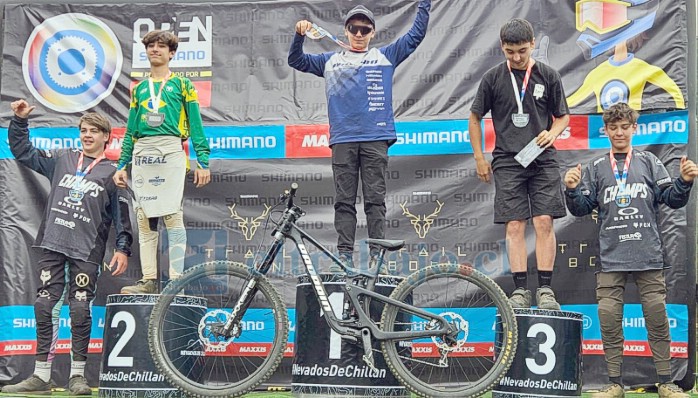 Al competir en la clasificación general frente a corredores adultos con amplia experiencia internacional, José Tomás se ubicó en un destacado 39° lugar, superando a especialistas de alto nivel.