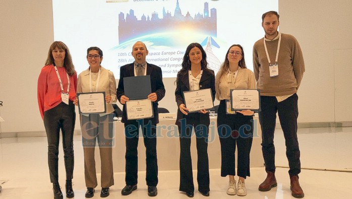 La joven sanfelipeña junto a los demás expositores del día en que presentó, todos pertenecientes a la categoría Testeos en el Espacio.