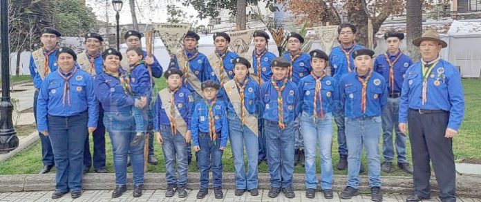 Imagen general de algunos miembros de la Corporación Scouts Ashanti Chile que participaron en el Desfile de Aniversario de San Felipe, realizado el 3 de agosto de 2025.