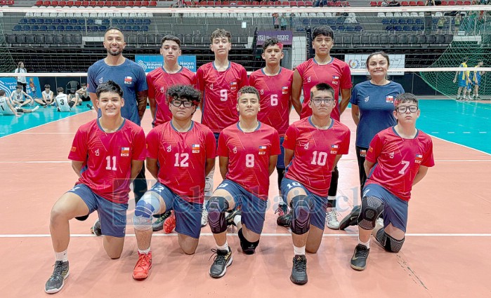 El equipo Sub-14 de vóleibol del Colegio Sunnyland.