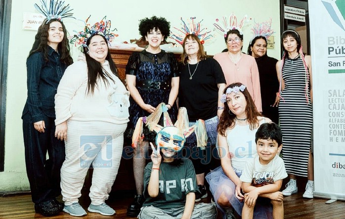 Algunas de las integrantes que forman parte de Voces Encantadas.