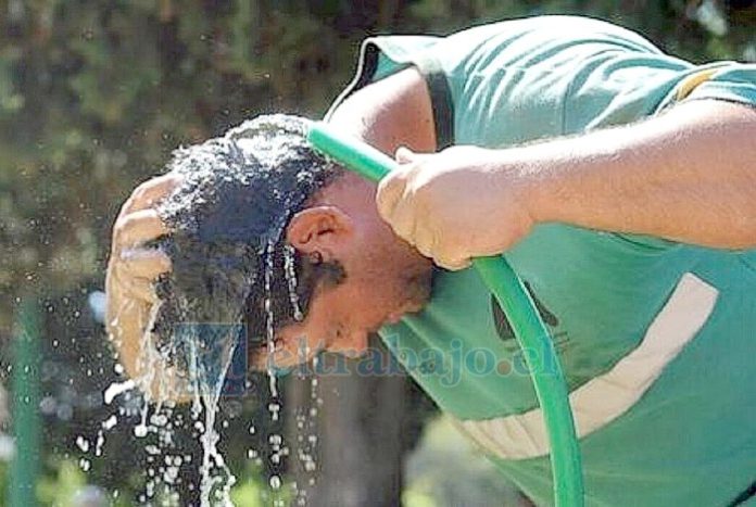 Llamado a extremar medidas de autocuidado por intensa ola de calor (Imagen de archivo).
