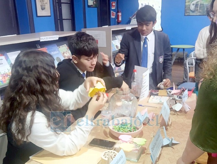 La jornada reunió a estudiantes, docentes, agrupaciones culturales, municipio y vecinos interesados en el legado de la autora.