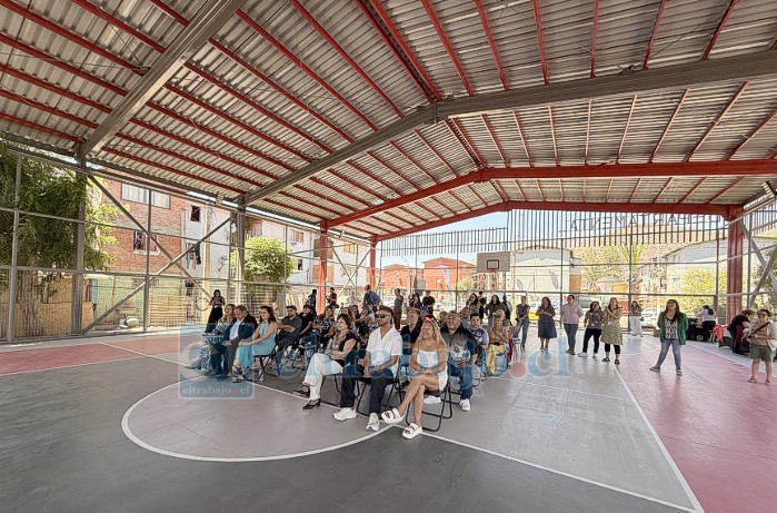 La villa Departamental inauguró su mejorada multicancha.