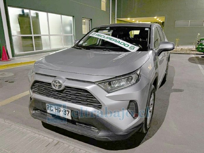 Este es el vehículo recuperado por Carabineros.