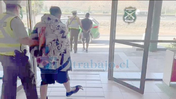 Carabineros detuvo a dos sujetos por tráfico de drogas.