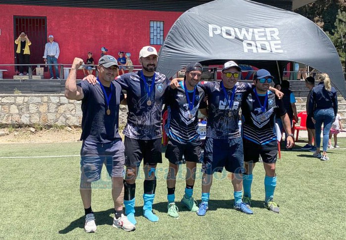 La categoría adulta de varones de Allhawks Aconcagua logró el tercer lugar en el Torneo Hockey Fest 2026, destacando por su entrega y trabajo en equipo.