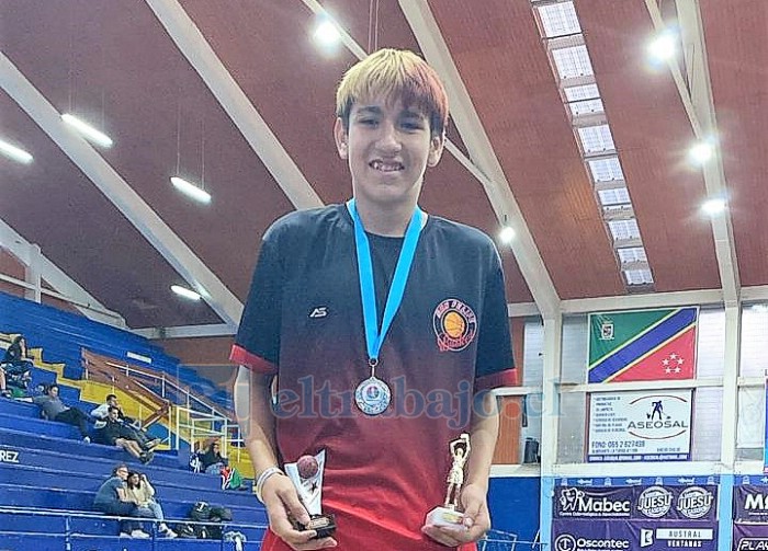 Vicente Contreras. El jugador U13 de SFB destacó en los torneos disputados en Puerto Varas y Ancud. 