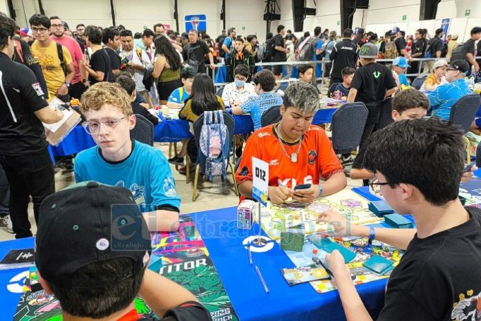Emilio Cordero Ibaceta, joven sanfelipeño de 15 años, alcanzó el primer lugar del ranking latinoamericano de TCG Pokémon tras su destacada participación en los torneos internacionales de Toronto y Mérida.