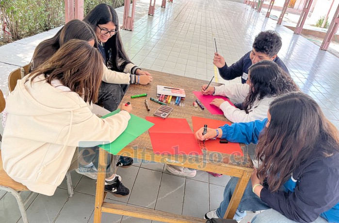 El campamento es una iniciativa del Ministerio de Educación, a través del Programa Inglés Abre Puertas, y contempla participación gratuita, alimentación Junaeb y certificación.