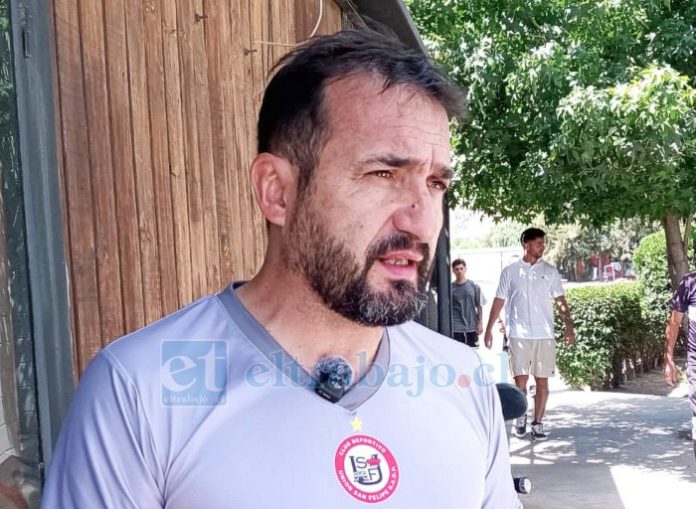 El técnico albirrojo está satisfecho por el plantel que comanda.