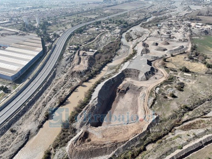 Sancionan con casi 100 millones de pesos a empresa de áridos que operaba de manera ilegal en el Río Aconcagua.