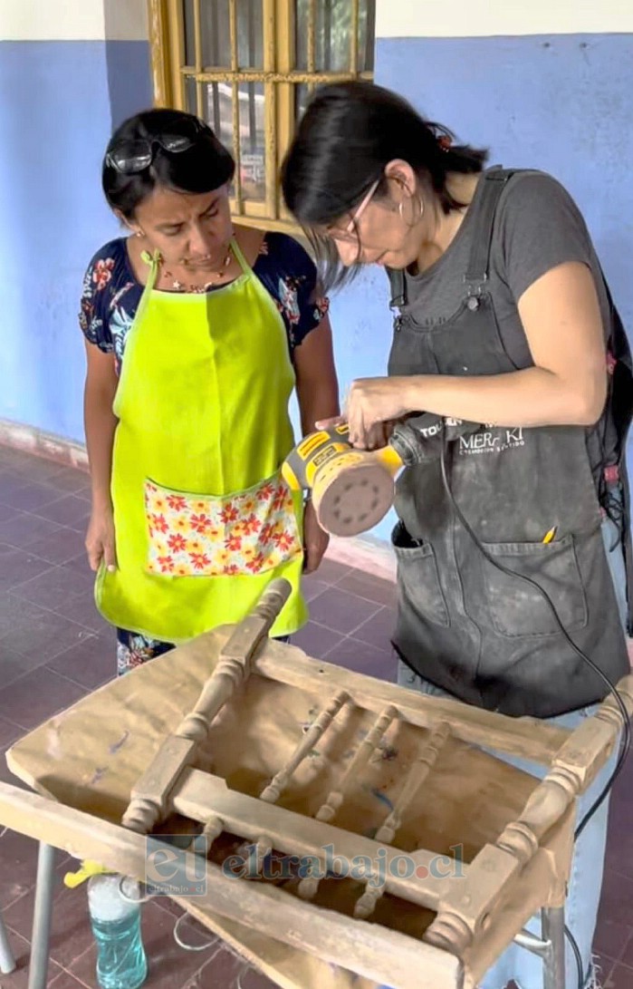 Imagen de referencia del taller Renueva tu mueble, el que permite a los asistentes dar nueva vida a muebles antiguos, en una experiencia práctica y creativa.