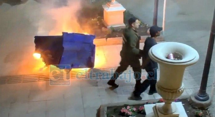Uno de los delincuentes detenidos tras quemar contenedor de basura.