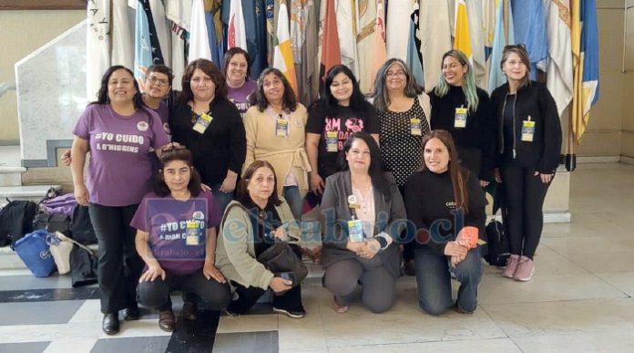 Cuidadoras valoran como un hito histórico el avance del proyecto de ley que reconoce el derecho al cuidado y crea el Sistema Nacional de Apoyos y Cuidados.