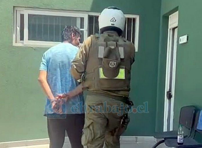 Este fue el delincuente detenido por Carabineros.