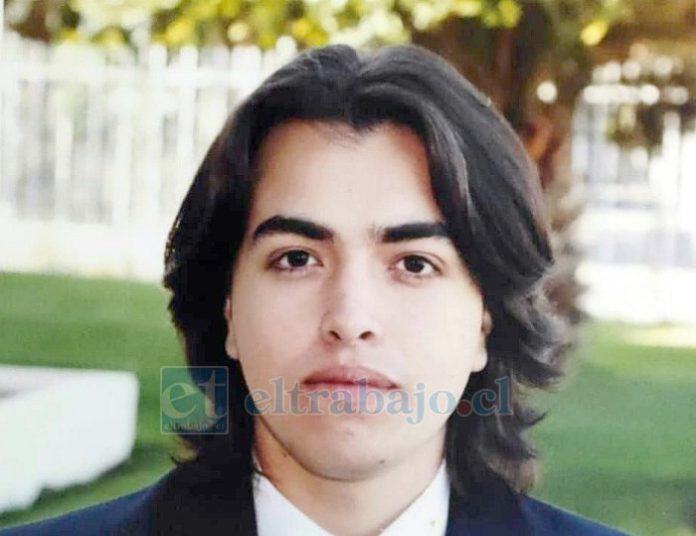 Gaspar Rubio López, estudiante sanfelipeño y egresado del Liceo Mixto San Felipe, obtuvo 1.000 puntos en la prueba de Matemática M1 de la PAES tras un proceso de preparación autodidacta.