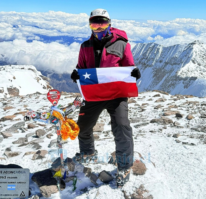 Catalina Caiceo Mejías, montañista andina de 35 años, logró alcanzar la cumbre del monte Aconcagua, la montaña más alta del continente americano.