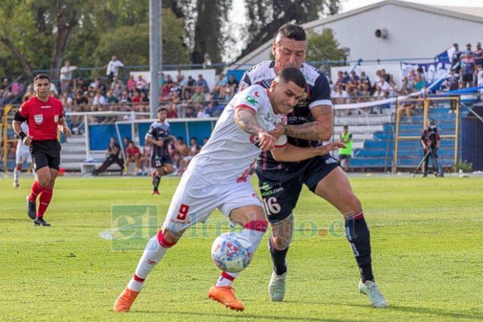 Benjamín Aravena una vez más fue el agente ofensivo más importante del Uní Uní (Foto: Ernesto Medina).