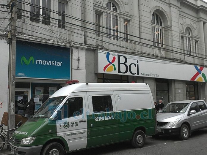 Sujeto ingresó ensangrentado a sucursal bancaria (Imagen de Los Andes Online: Alejandro Cortés Piffaut).