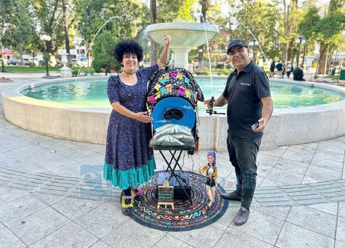Nina Legrand y Hugo Antonio Hernández Urtubia, titiriteros del Valle del Aconcagua.