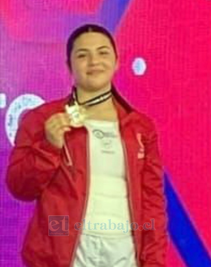 Jacqueline Rojas Leiva obtuvo el tercer lugar en la categoría Kumite Oficial Cadetes +61 durante el Campeonato Nacional Federado de Karate.