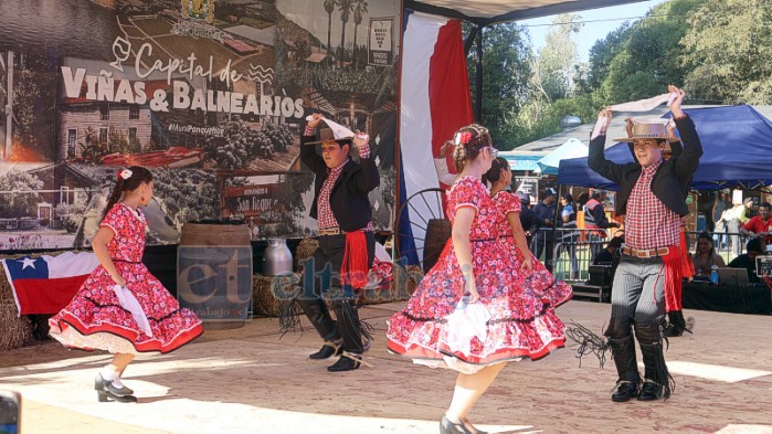 La cueca no podía faltar en esta tradicional actividad.
