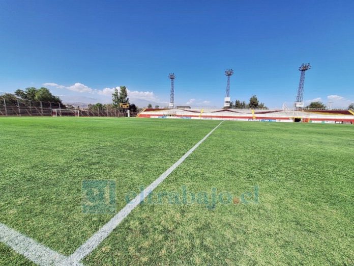 El 23 de marzo comienza la resiembra del Estadio Municipal.