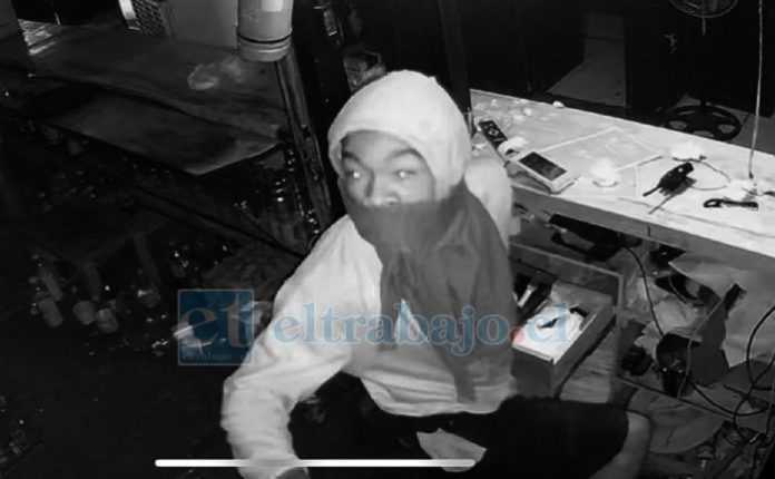 Conocido delincuente haitiano en uno de sus ilícitos (Imagen de archivo).