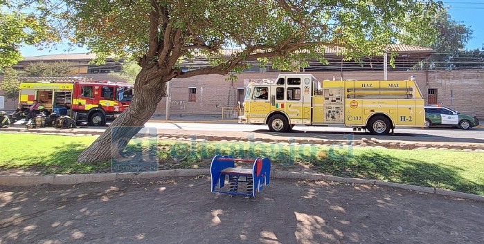 Unidades especiales de Bomberos arribaron al lugar. 