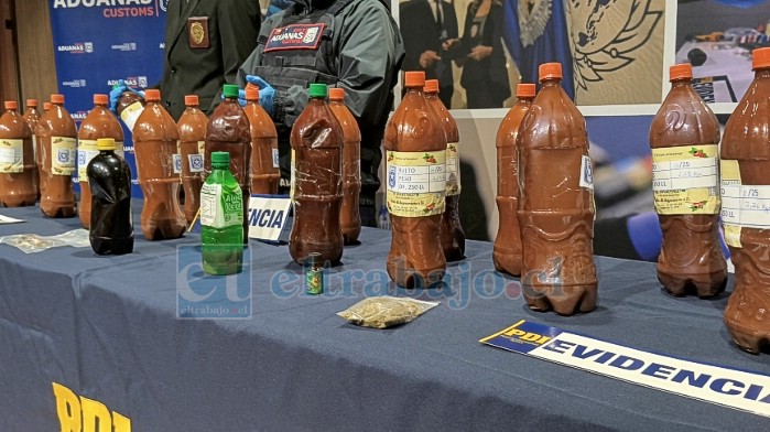 En estas botellas era transportada esta droga.