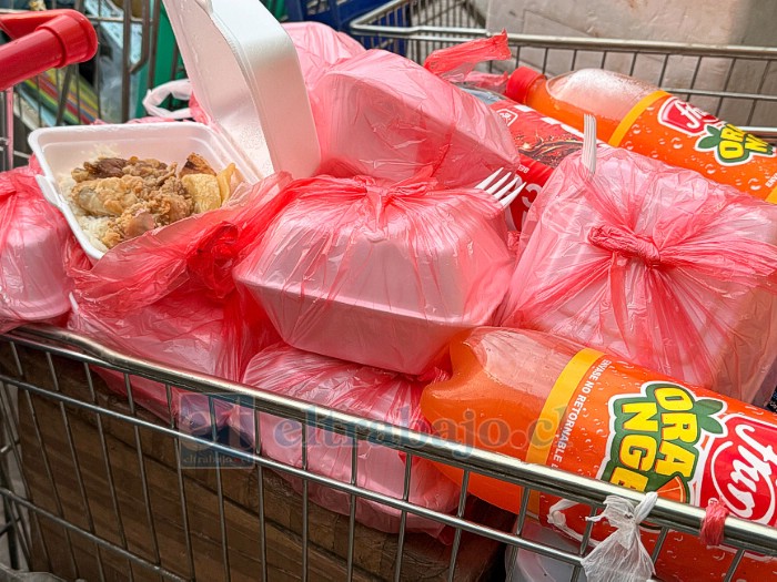 En diversos carros de supermercado eran comercializados estos productos.