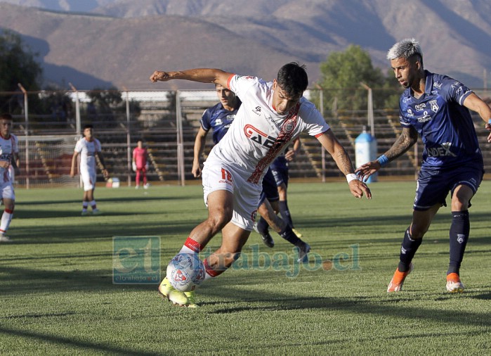 Sanfelipeños y nortinos fueron protagonistas de un partido desordenado con escasas ideas (Foto: Jaime Gómez Corales). 