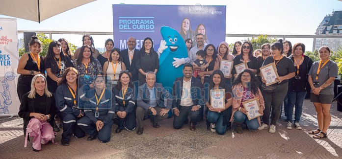 Dan la bienvenida a mujeres, al programa de Esval.