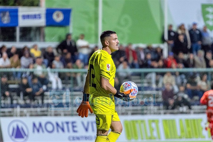 El golero Leandro Cañete nuevamente fue figura de los sanfelipeños (Foto: @nml.fhoto). 