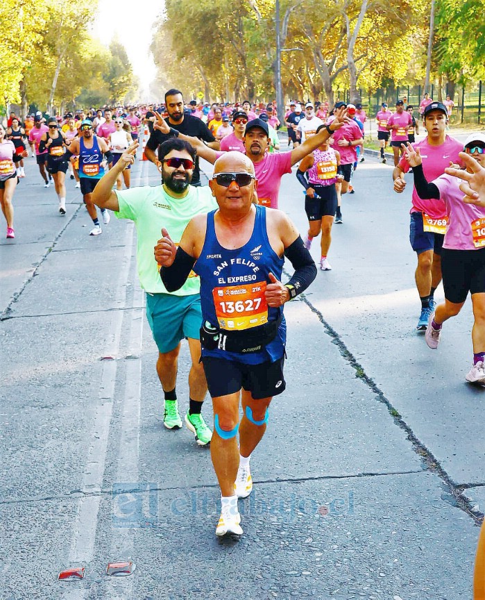 Jorge Estay no tuvo problemas para completar los 21K en la Maratón de Santiago. 