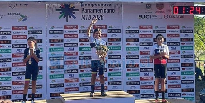 La joven ciclista aconcagüina subió al tercer lugar del podio en el Panamericano de Paraguay.