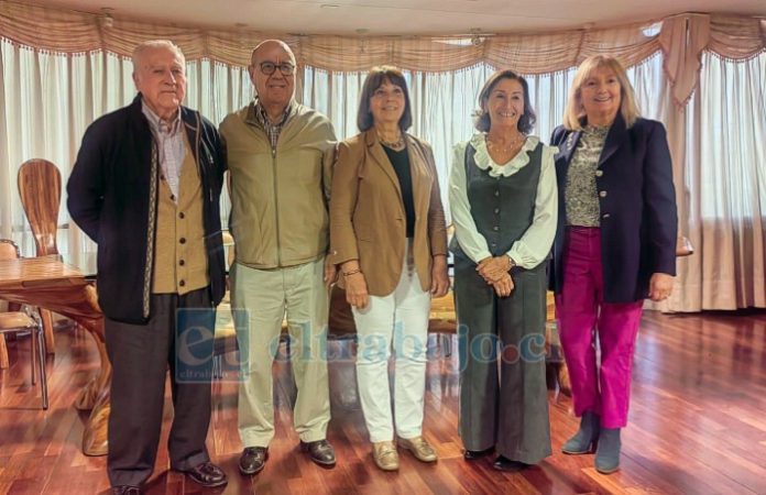 Parte de la directiva actual de la Sociedad de Historia y Arqueología de Aconcagua.