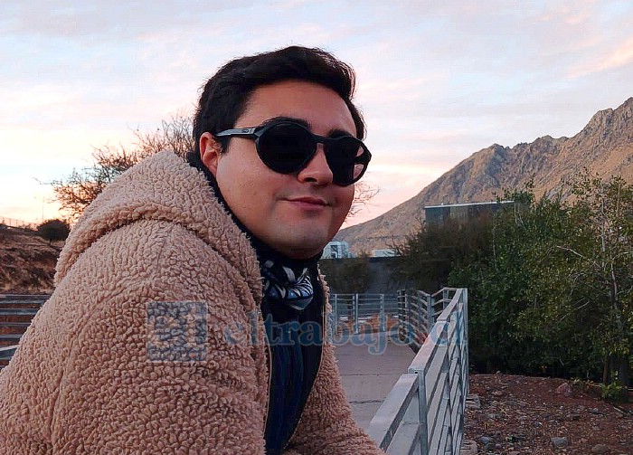 Patricio Araya, administrador de la página de memes aconcagüina.