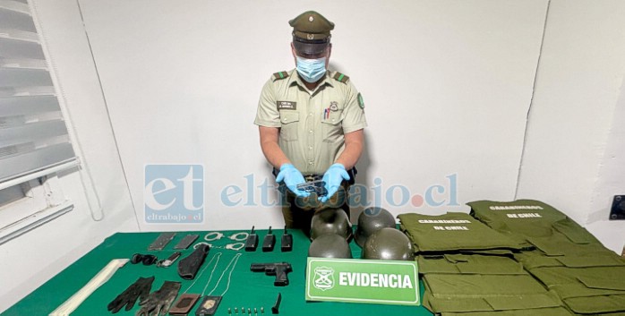 Delincuentes se vistieron como Carabineros para asaltar en una vivienda de San Esteban.