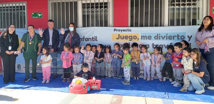 La iniciativa fue desarrollada junto al Centro de Padres y Apoderados y benefició directamente a niñas y niños del establecimiento de Santa María.