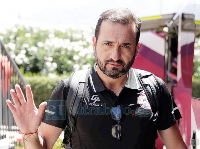 DIJO ADIÓS.- Ayer llegó a su fin la aventura de Luis Landeros como entrenador de Unión San Felipe.