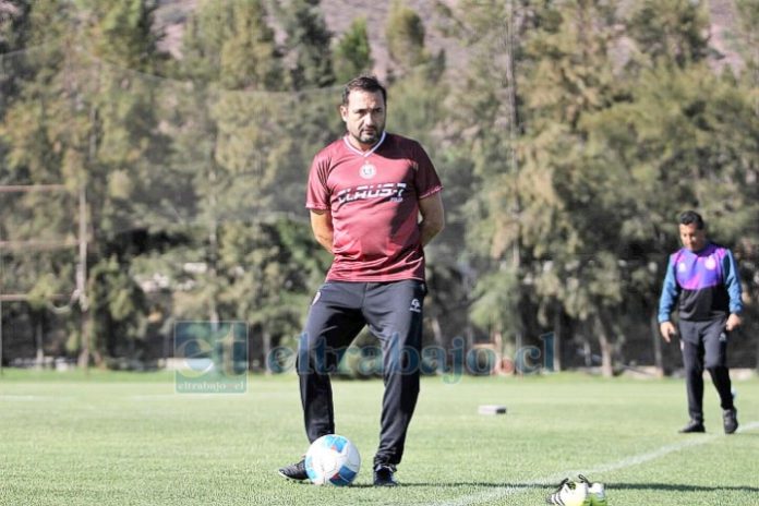 Luis Landeros recibió ayer una nueva propuesta para que abandone la banca técnica del Uní Uní.