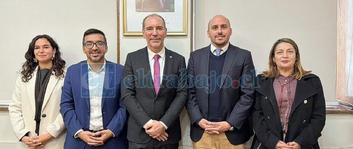 Alcalde Edgardo González se reunió con autoridades en el Ministerio de Obras Públicas. 