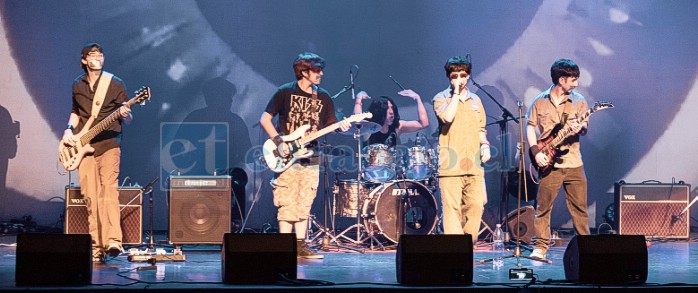 La agrupación interpretó ‘Given Up’ de Linkin Park en el escenario (Imagen: Diego Pérez de @nebula.fotografia).