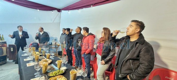 Botillería Gato’s se lució con sus clientes al ofrecer una cata de vinos.