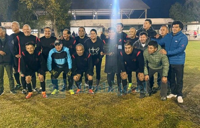 De la mano de una gran campaña, Pedro Aguirre Cerda se coronó campeón del torneo nocturno de la Liga Vecinal.
